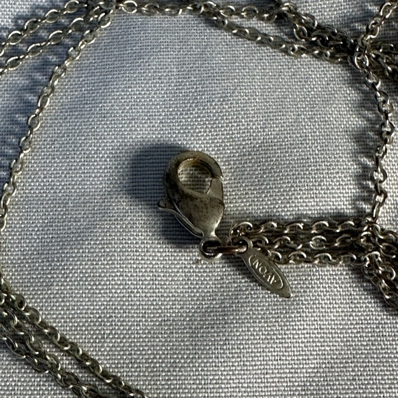 Silvertone and mother of pearl Mom necklace - Picture 6 of 9